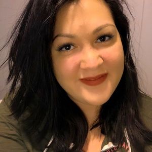 Meet your Posher, Ana